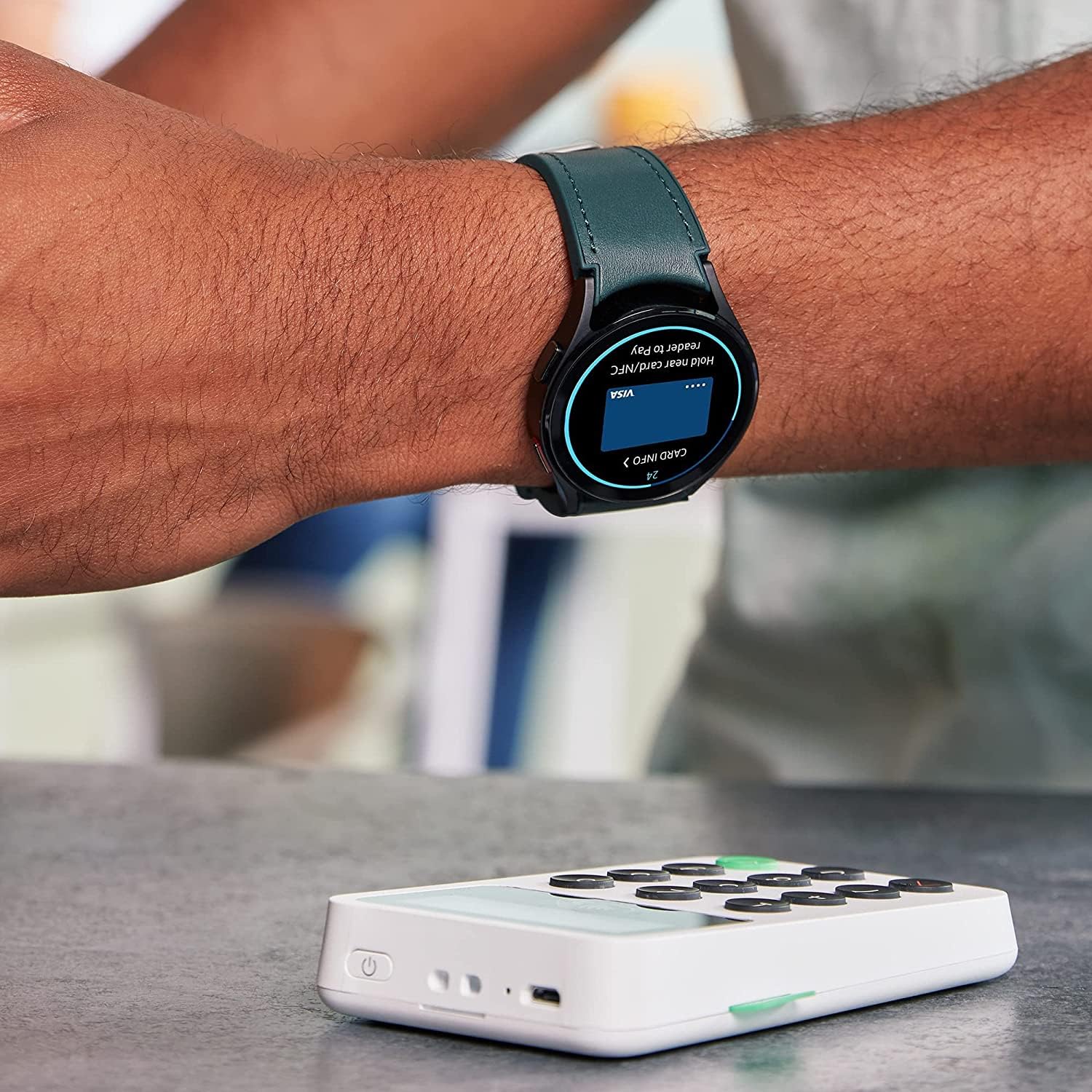 Samsung Galaxy Watch4 Smart Watch, Health Monitoring, Fitness Tracker, Long  Lasting Battery, 4G, 40mm, Black (UK Version) (Renewed)